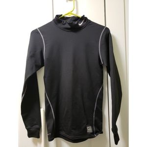Must all out!! NIKE FIT THERMAL Long sleeve